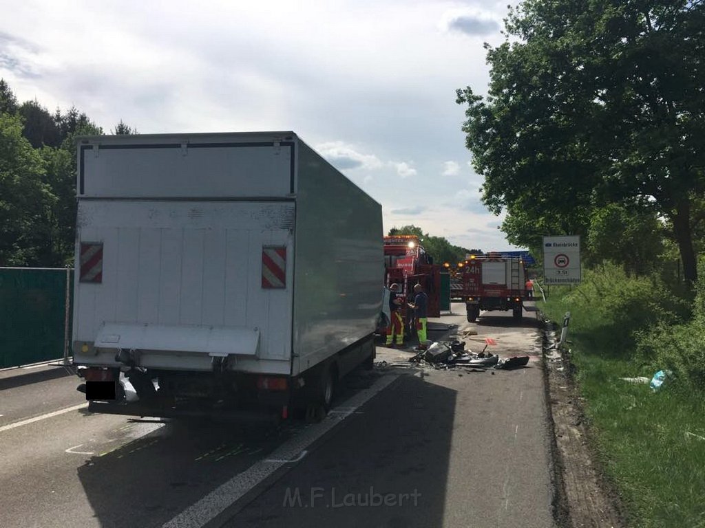 Schwerer VU A 1 Rich Saarbruecken kurz vor AK Leverkusen P8893.jpg